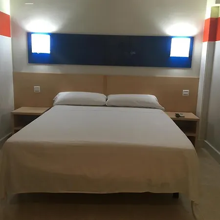 公爵旅馆 3* 甘迪亚